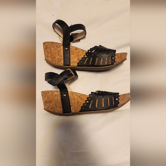 Bamboo cork wedge sandals. - Picture 2 of 3